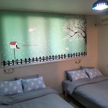 Kiki House Hongdae 2 Hotel Seoul Bagian luar foto