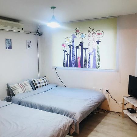 Kiki House Hongdae 2 Hotel Seoul Bagian luar foto