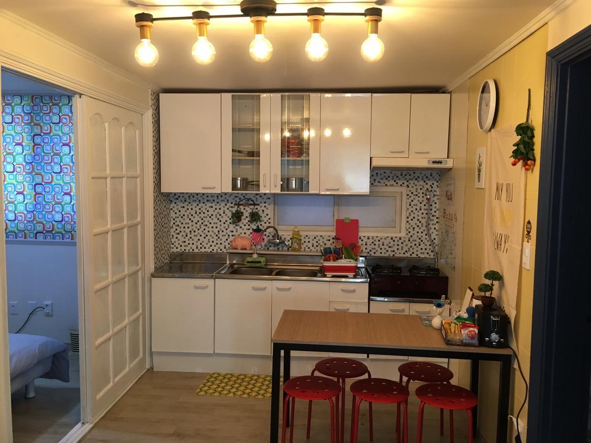 Kiki House Hongdae 2 Hotel Seoul Bagian luar foto